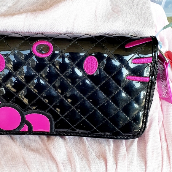 Wallet - Picture 1 of 1